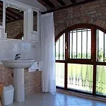 Agriturismo-r&b Corte Dei Gioghi Κατάλυμα σε φάρμα *