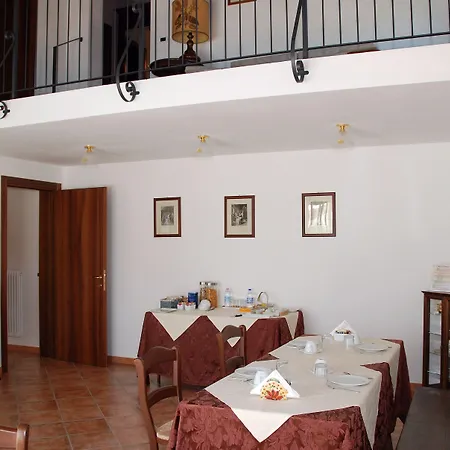 مزرعة للإقامة Agriturismo-r&b Corte Dei Gioghi *