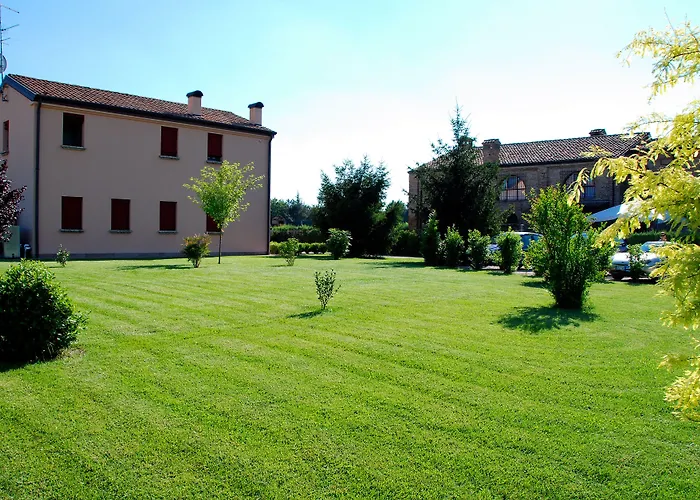 Agriturismo-r&b Corte Dei Gioghi Κατάλυμα σε φάρμα *